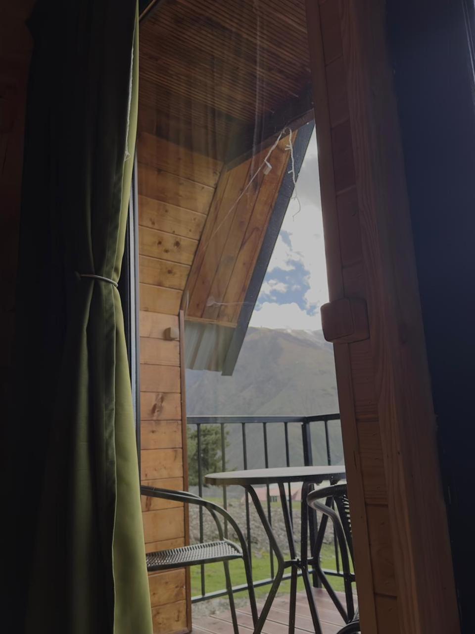Cottage Paradise Kazbegi Eksteriør billede