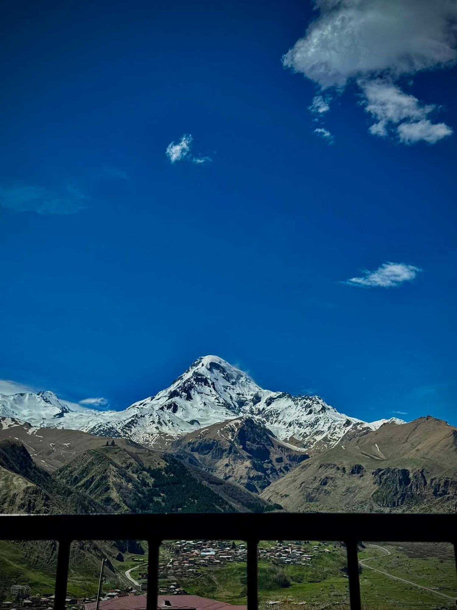 Cottage Paradise Kazbegi Eksteriør billede
